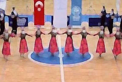 Halk oyunları yarışması için Macaristan’a gittiler, iltica ettiler