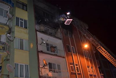 Bursa’da yangın! 5 kişi dumandan etkilendi