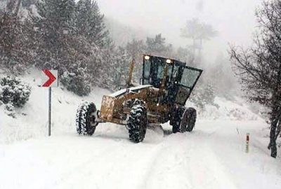 Büyükorhan’da yoğun kar yağışı ulaşımı olumsuz etkiledi