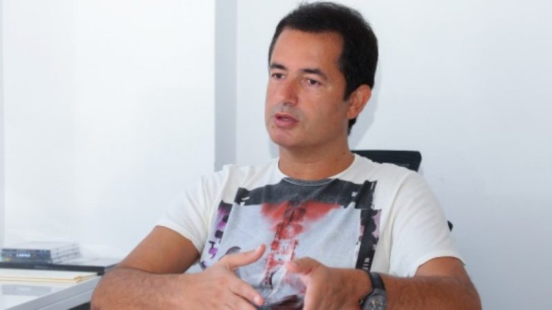 TV8 kanalını kurduktan sonra projeleriyle ve yarışma programlarıyla ekranlarda fırtına