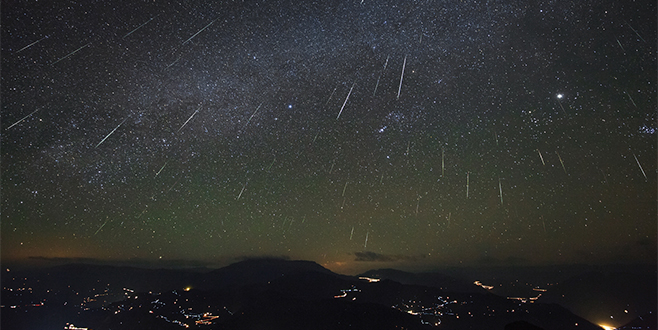 Gökyüzünde yılın son şöleni