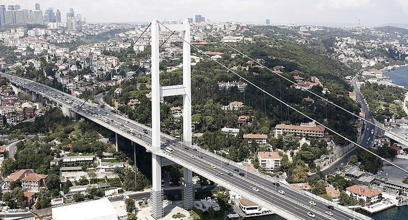 Ulaştırma Denizcilik ve Haberleşme Bakanı Arslan, "15 Temmuz Şehitler Köprüsü'nden