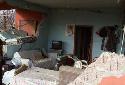 Sıkışan gaz bomba gibi patladı, ev harabeye döndü