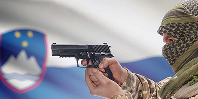 Slovenya’da gizli servis çalışanları greve gitti