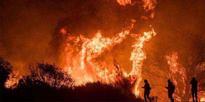 Tarihinin en büyük beşinci orman yangını! Kontrol altına alınamıyor