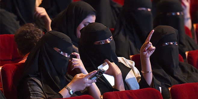 Suudilerde sinema sevinci Suudilerde sinema sevinci