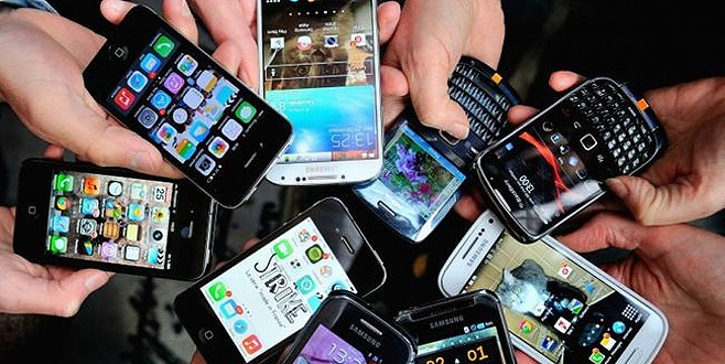 Fransa’da okullarda cep telefonu yasaklanıyor