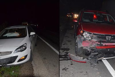 Çekiciden fırlayan lastik iki otomobile çarptı