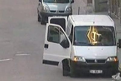 Şüpheli araçta patlayıcı bulundu