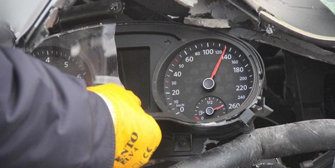 TEM’de korkunç kaza! 130 kilometre hızla çarptı