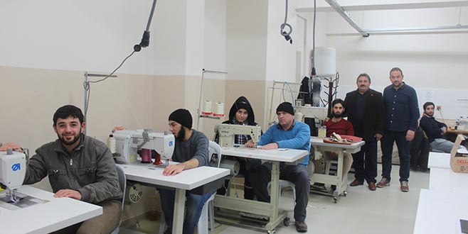 Suriyeli gençler  meslek sahibi oluyor
