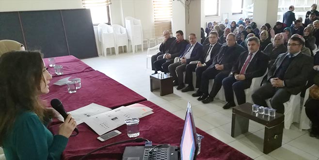 Muhtarlara kadına yönelik şiddetle mücadele anlatıldı