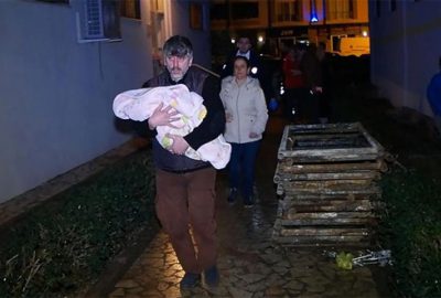 Patlayan bilgisayar yangın çıkarttı: 20 kişi dumandan etkilendi