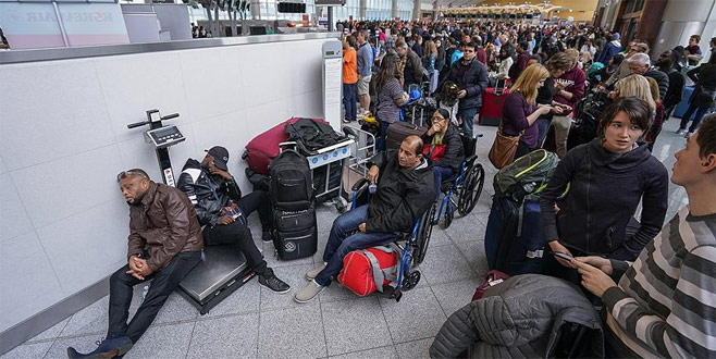 ABD’de binlerce yolcu havalimanında mahsur kaldı