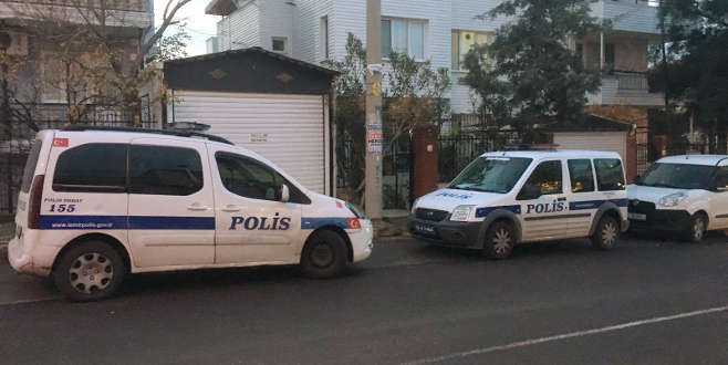 Kız arkadaşını bıçaklayarak öldürdü