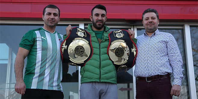 Aslan yürekli şampiyon Aslan yürekli şampiyon