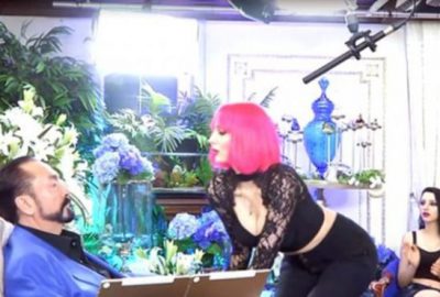 Pembe saçlı kedicik, Adnan Oktar’ı dansıyla büyüledi!