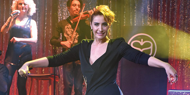 Gişenin galibi Sıla