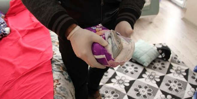 Çocuk bezinden tomar tomar para çıktı!