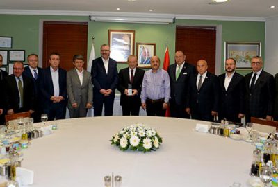 Karacabey Belediyesi’nden Sütaş’a plaket