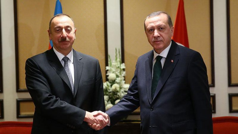 Cumhurbaşkanı Erdoğan, Azerbaycan Cumhurbaşkanı Aliyev ile bu sabah telefonda görüştü.