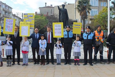 Çevre temizliğine dikkat çektiler