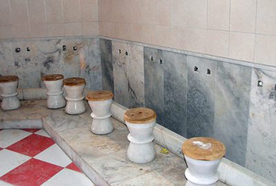 Camideki muslukları çaldılar