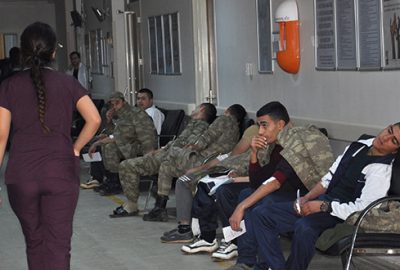 70 asker yedikleri yemekten zehirlendi