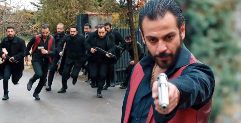 İlgiyle izlenen Çukur dizisinin sevilen karakterlerinden Vartolu'nun Koçovalıları kurtarmak için