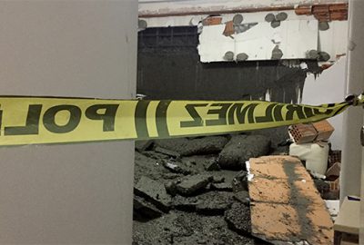 Baba ile bebeği, eve dolan betonun altında kaldı