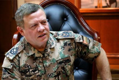 Kardeşlerini görevden alıp hapse attı