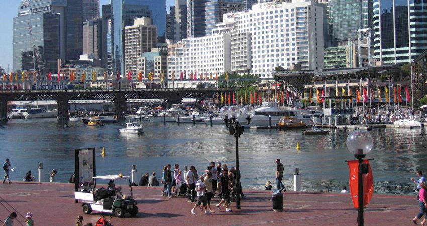 Avustralya’nın Sydney kentinde düşen uçakta bulunan 6 kişiyi arama çalışmaları