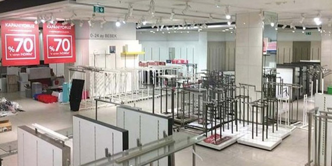 Dünya devi kepenk kapattı, malları topladı!