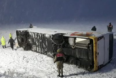 Erzurum’da yolcu otobüsü devrildi: 18 yaralı