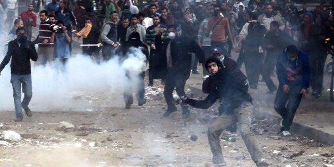 İran’da askeri üssü ele geçirmeye çalışan protestocular püskürtüldü