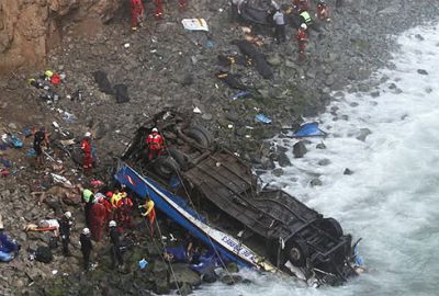 Otobüs uçuruma düştü: 48 ölü