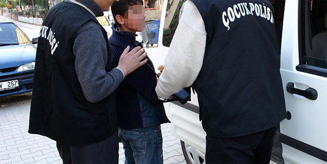 45 suç kaydı bulunan çocuk suçüstü yakalandı