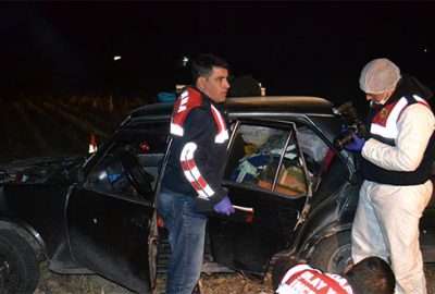 Seyir halindeki otomobile silahlı saldırı: 2 ölü