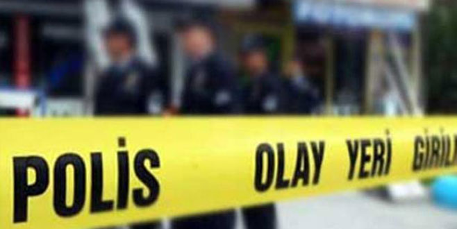 Polis memuru evinde ölü bulundu