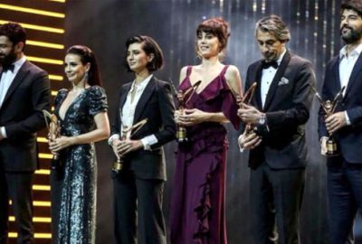 Hayranları çok sevinecek! Birlikte ödül alan ikili, aşk yaşıyor