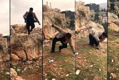 Ölüme götüren zıplayarak atlayış pozu kamerada 