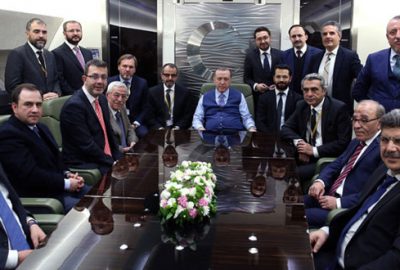 Cumhurbaşkanı Erdoğan’dan Fransa dönüşü sert mesajlar