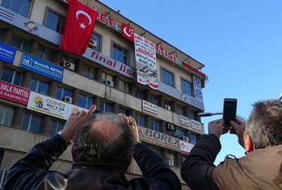 İntihar girişimini gören telefona sarıldı