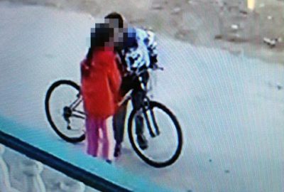 8 yaşındaki çocuğu zorla dudağından öptü