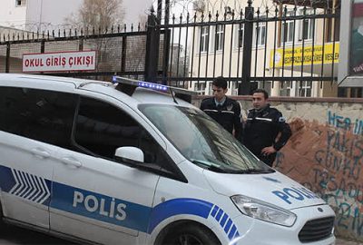 Liselilerin kavgasında kan aktı