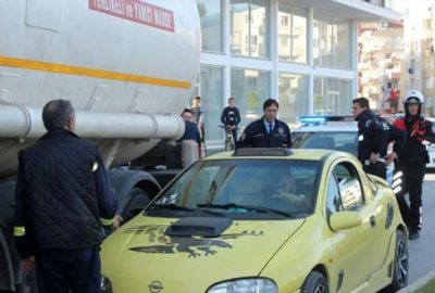 Polisten tanker sürücüsüne ‘Sıkıştır’ anonsu!