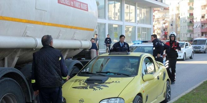 Polisten tanker sürücüsüne ‘Sıkıştır’ anonsu!