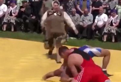 Oğlunun sırtı yere gelince mindere giren anne…