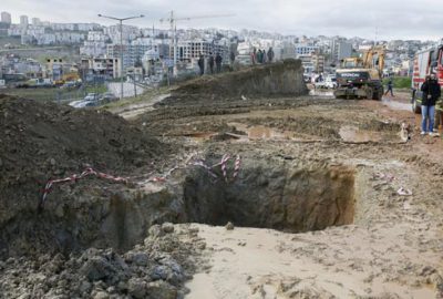 Su dolu çukura düşen iki kardeş can verdi