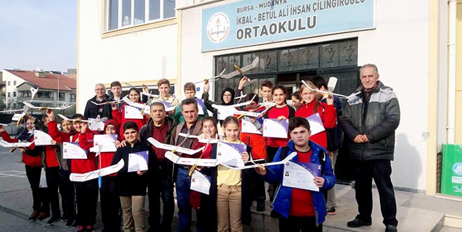 Öğrenciler kendi  uçaklarını yaptı 